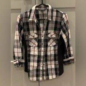 Zac & Rachel Black/White/Red Plaid Side Panel ButtonDown Shirt 3/4 Sleeve
Cotton